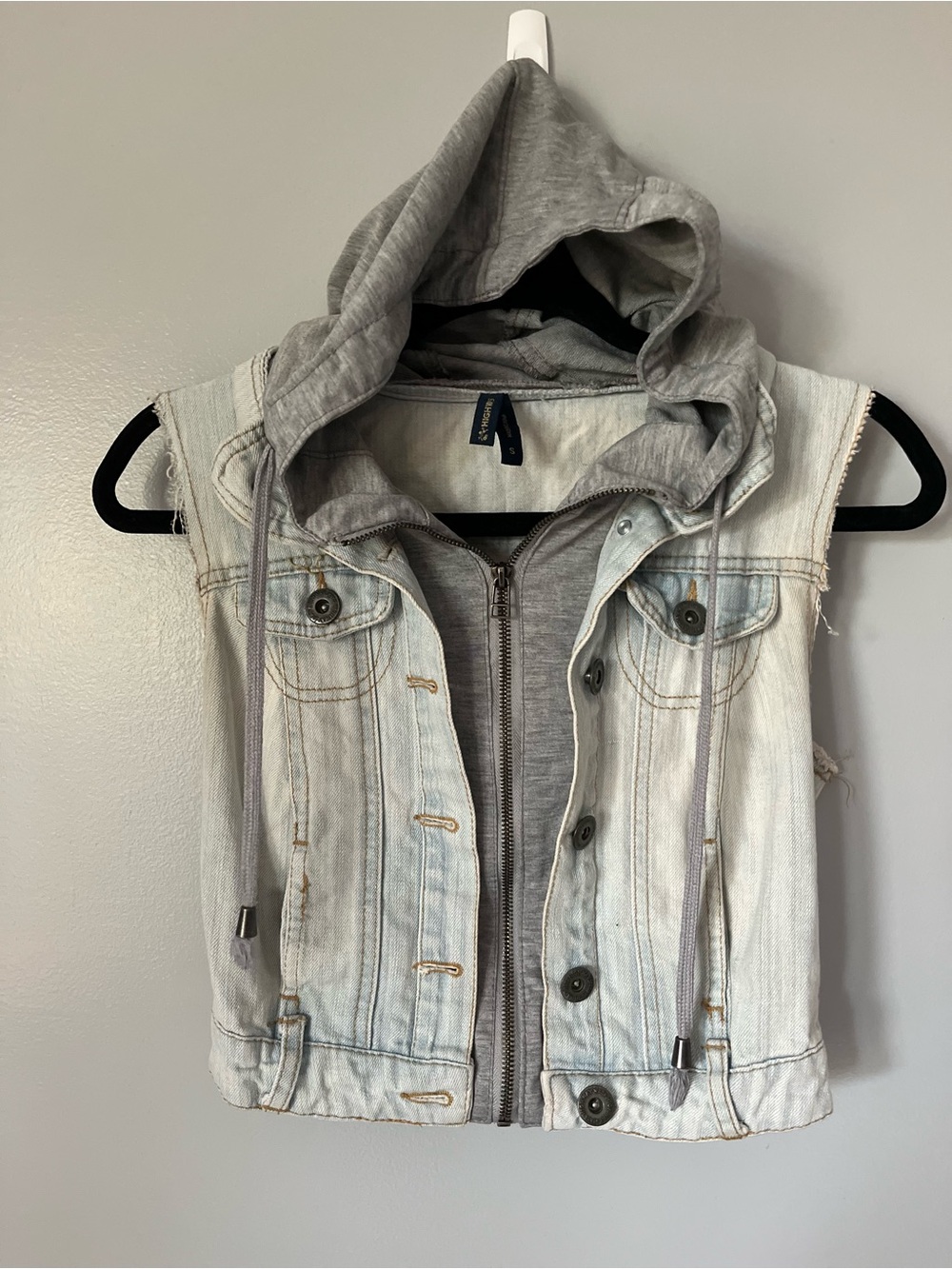 Highway Jeans Light Wash Denim Hooded Vest Size Small Gray Zip-Up Layered
